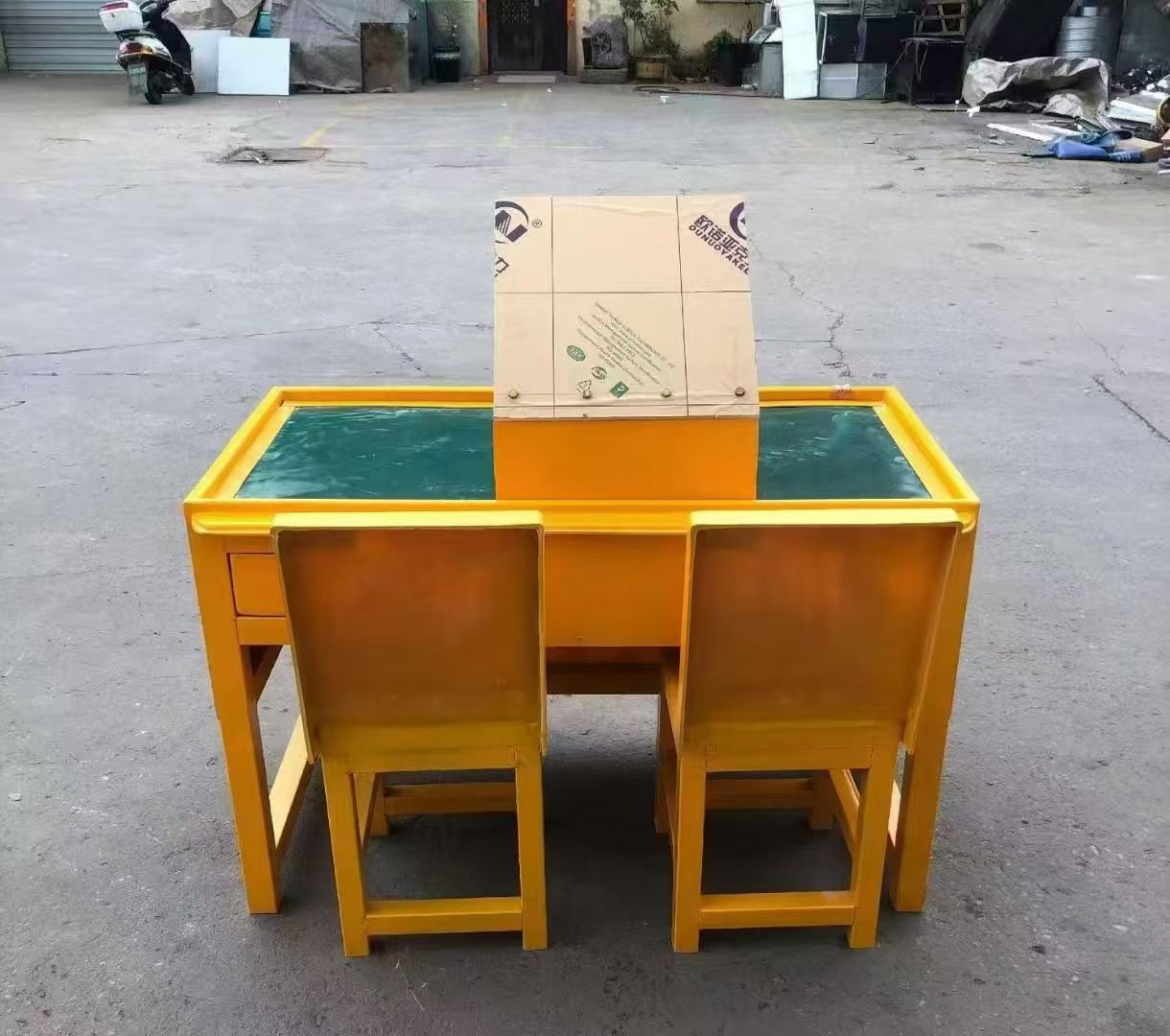 珙县防静电导通桌井下煤矿火工品发放桌：危险品流转的安全守护者